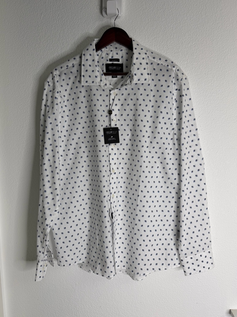 Kenneth Cole White Button-Up Shirt with Blue Microprint. XL slim fit.